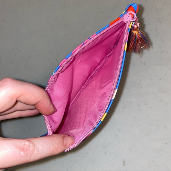 Ipsy Cosmetics Bag Colourful Squiggly Abstract Pattern with Tassel Zipper Pull - Picture 2 of 2